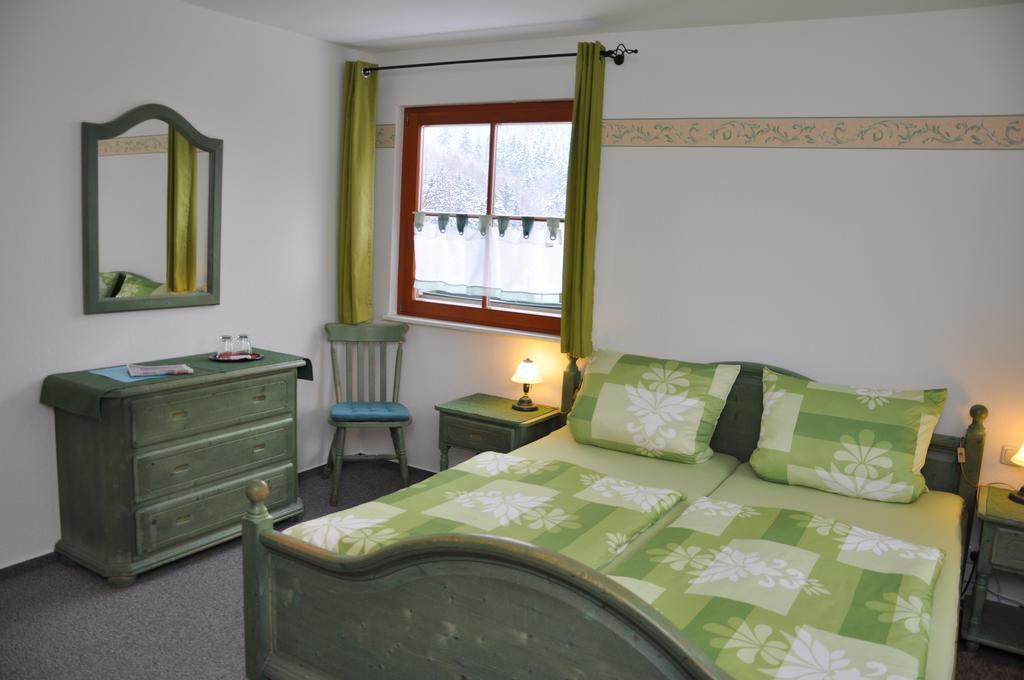 Steakhouse & Pension Crazy Horse Зуль Номер фото