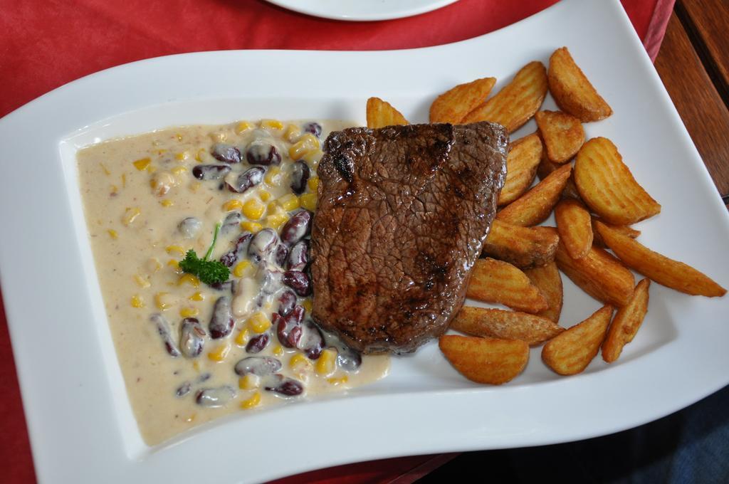Steakhouse & Pension Crazy Horse Зуль Экстерьер фото